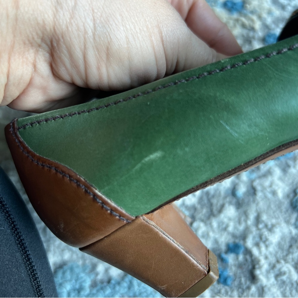 Prada Green Pointed-Toe Buckled leather Pumps with Brown Trim Sz 37.5 - Picture 5 of 8